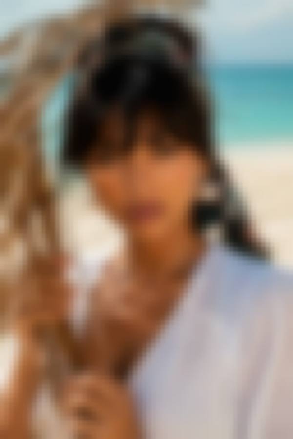 Beach and palm trees — Girly AI image prompt