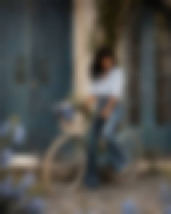 گشت و گذار — Girly AI image prompt