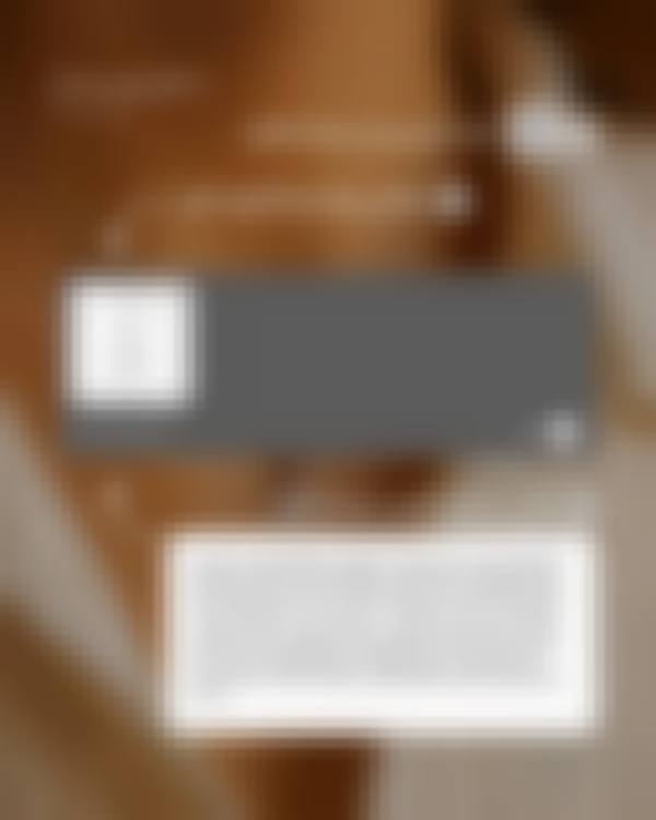 عکس گردنبند — Products AI image prompt