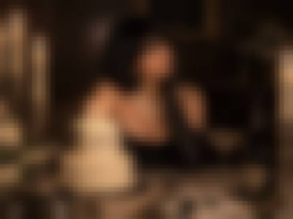 تولد در هتل — Girly AI image prompt